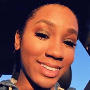 Meet your Posher, Maya